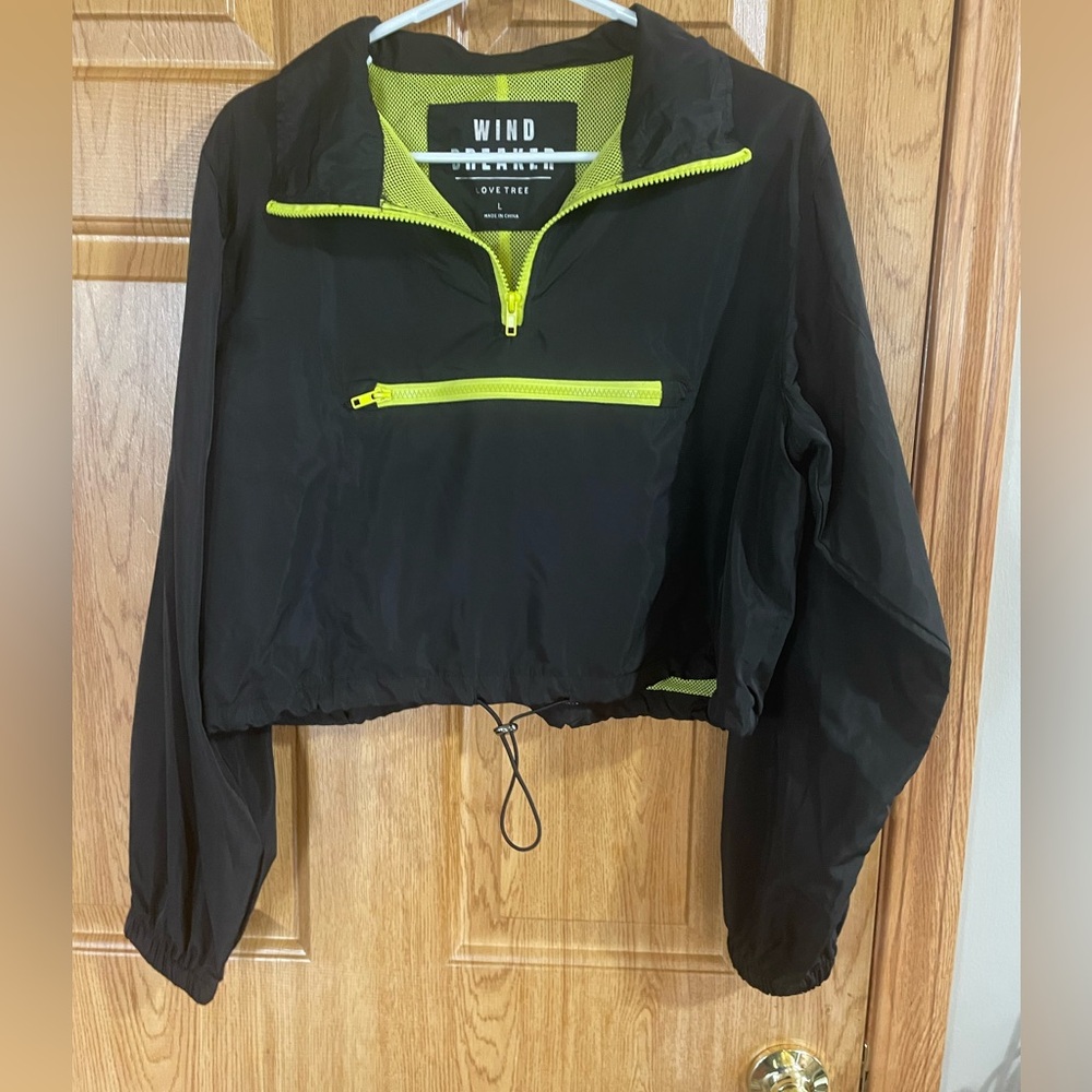 Lightweight windbreaker crop jacket size large